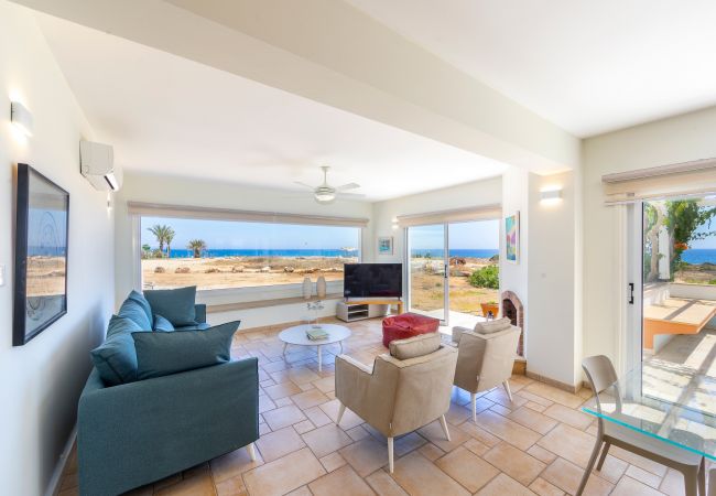 Villa in Protaras - Protaras Seafront Villa Violetta Villa in Protaras - Protaras Seafront Villa Violetta