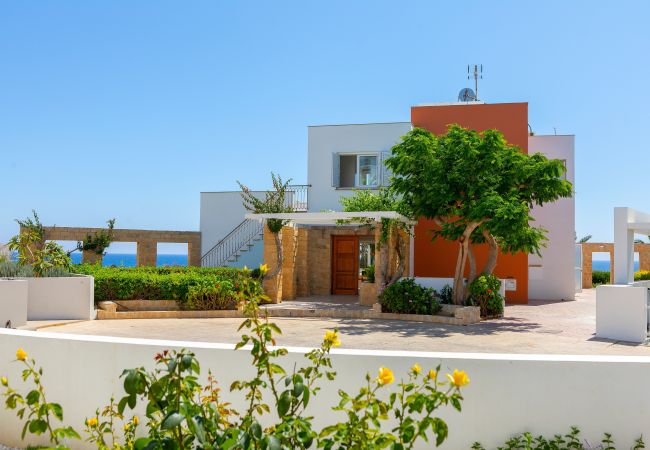 Villa in Protaras - Protaras Seafront Villa Violetta Villa in Protaras - Protaras Seafront Villa Violetta