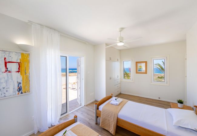 Villa in Protaras - Protaras Seafront Villa Violetta Villa in Protaras - Protaras Seafront Villa Violetta