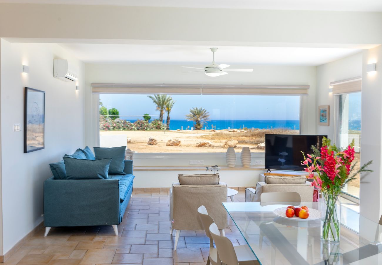 Villa in Protaras - Protaras Seafront Villa Violetta