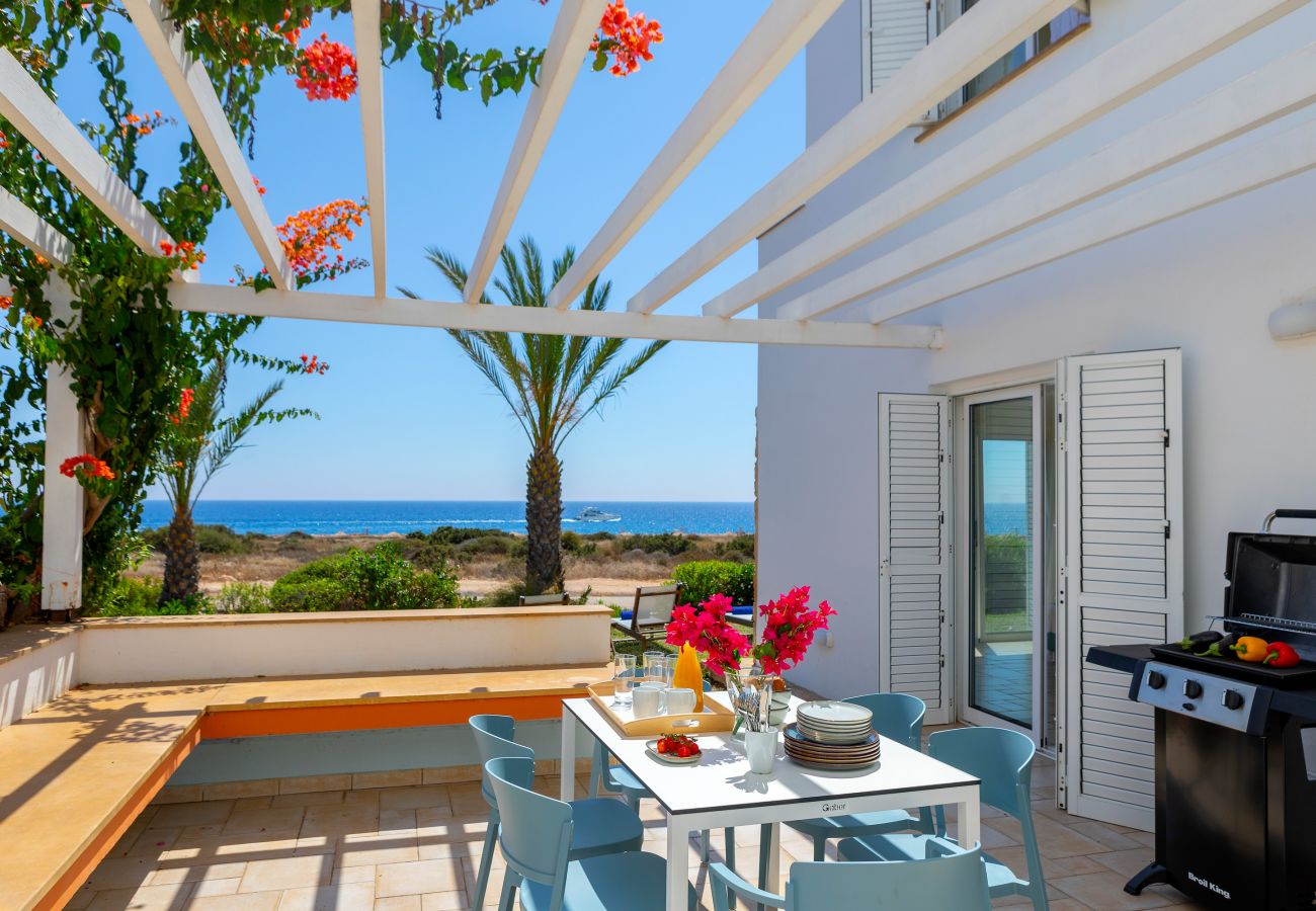 Villa in Protaras - Protaras Seafront Villa Violetta