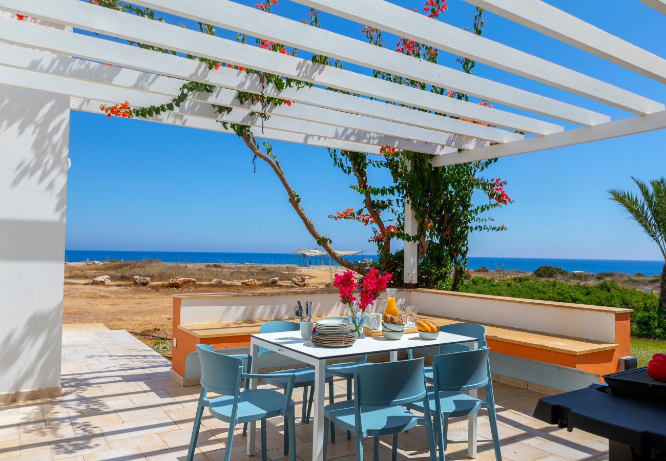 Villa in Protaras - Protaras Seafront Villa Violetta