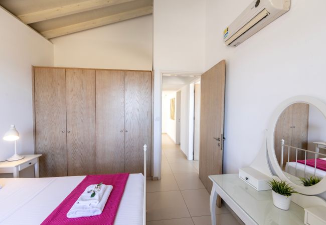 Villa in Protaras - Protaras Artisan Seafront Villa 1 Villa in Protaras - Protaras Artisan Seafront Villa 1