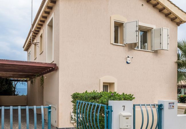 Villa in Protaras - Protaras Artisan Seafront Villa 7 Villa in Protaras - Protaras Artisan Seafront Villa 7