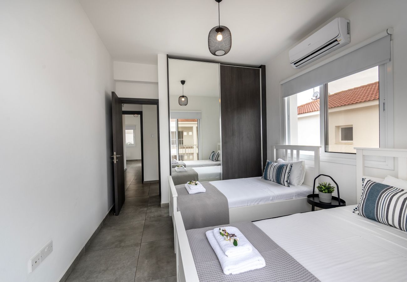 Villa in Ayia Napa - Napa Bay View Villa 4