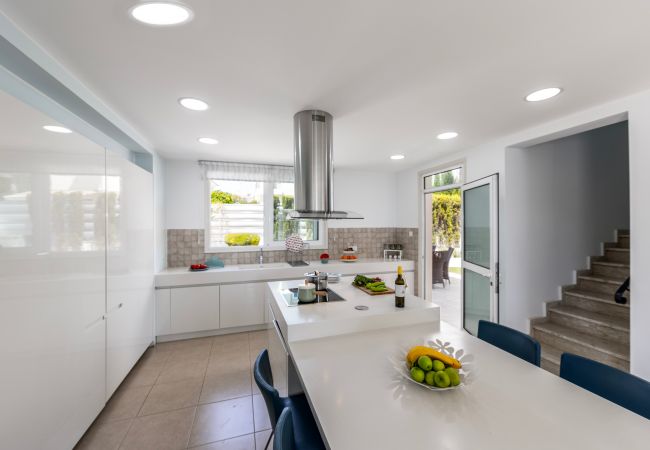 Villa in Protaras - Protaras Sunrise Zen Seafront Villa Villa in Protaras - Protaras Sunrise Zen Seafront Villa