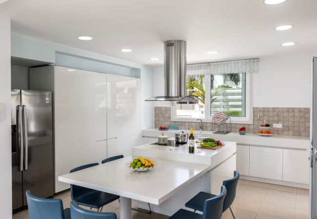 Villa in Protaras - Protaras Sunrise Zen Seafront Villa Villa in Protaras - Protaras Sunrise Zen Seafront Villa