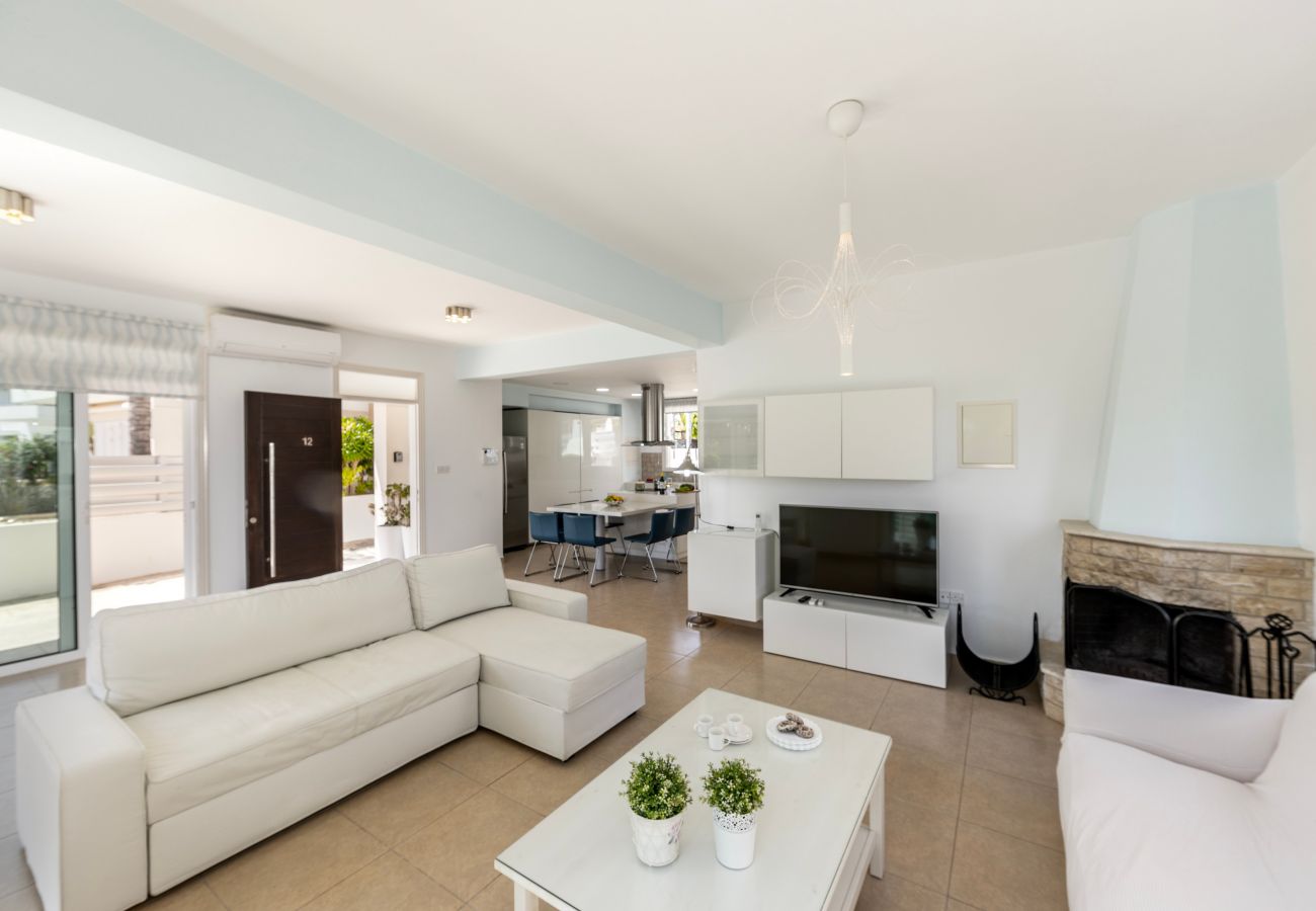 Villa in Protaras - Protaras Sunrise Zen Seafront Villa