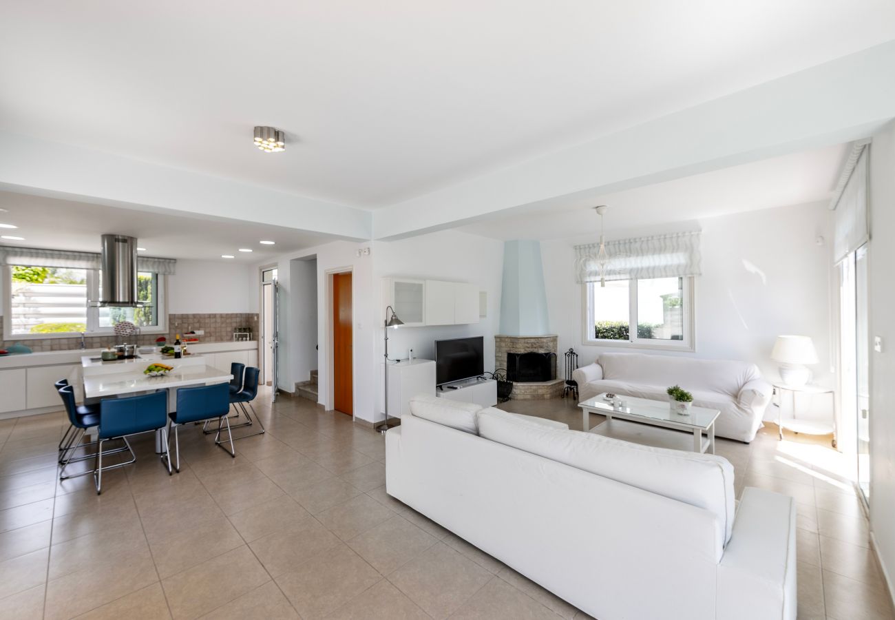 Villa in Protaras - Protaras Sunrise Zen Seafront Villa