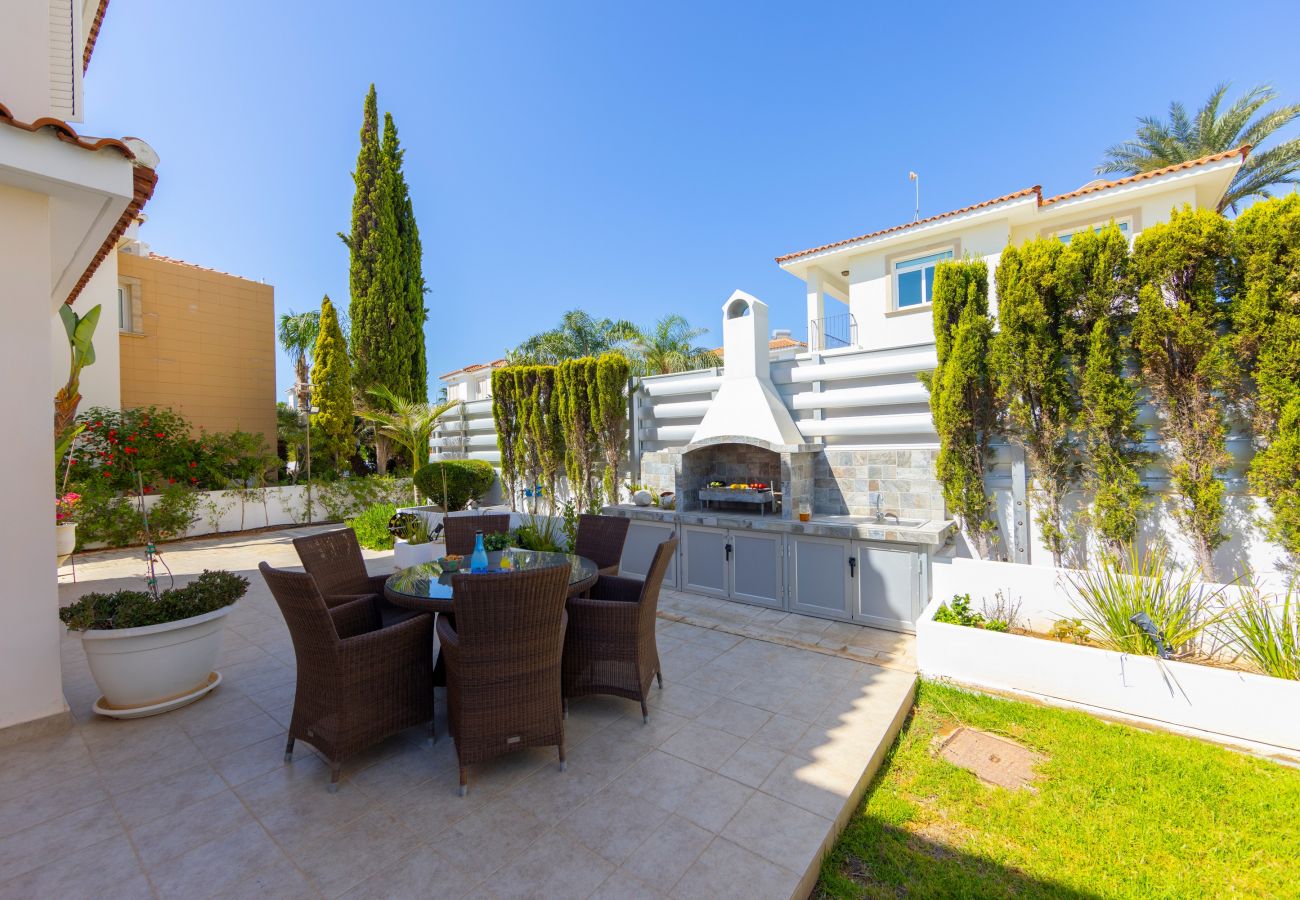 Villa in Protaras - Protaras Sunrise Zen Seafront Villa