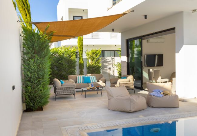 Villa in Protaras - Protaras Periyiali Seaside Villa 33 Villa in Protaras - Protaras Periyiali Seaside Villa 33