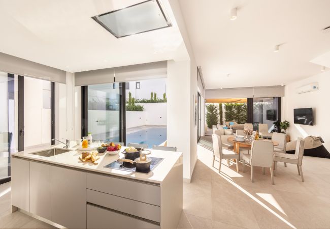 Villa in Protaras - Protaras Periyiali Seaside Villa 33 Villa in Protaras - Protaras Periyiali Seaside Villa 33