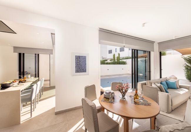 Villa in Protaras - Protaras Periyiali Seaside Villa 33 Villa in Protaras - Protaras Periyiali Seaside Villa 33