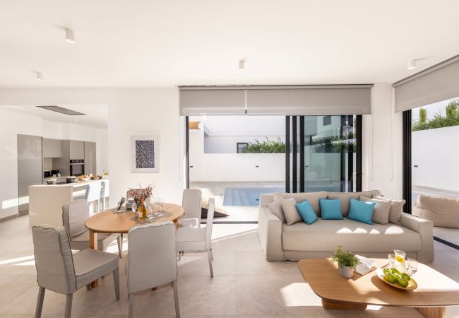 Villa in Protaras - Protaras Periyiali Seaside Villa 33 Villa in Protaras - Protaras Periyiali Seaside Villa 33