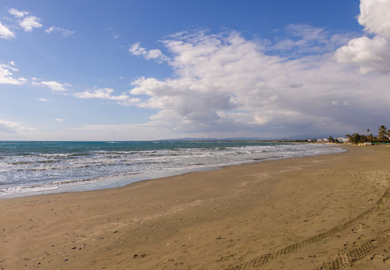 Villa in Larnaca - Faros Beachfront Villa Larnaca