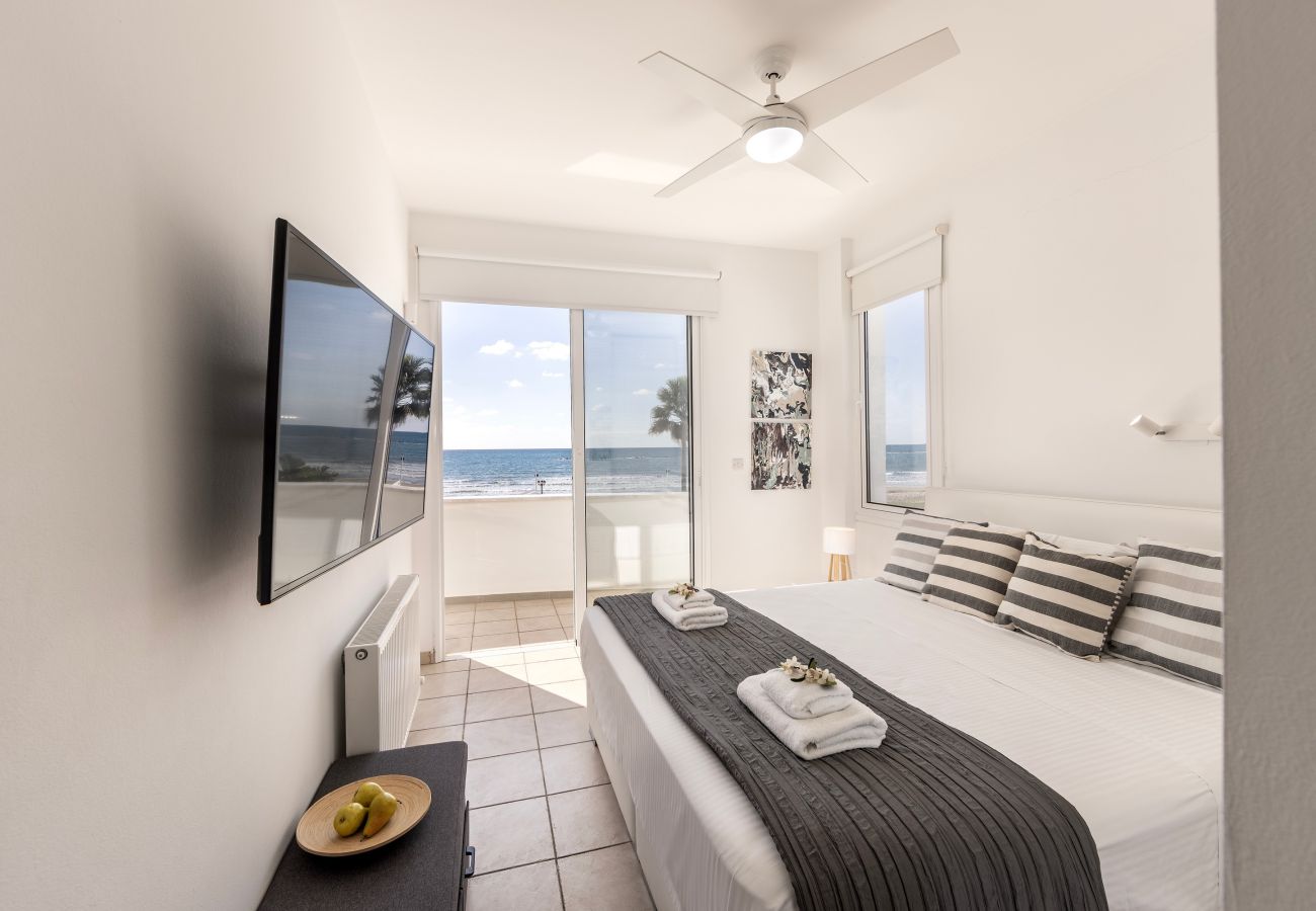 Villa in Larnaca - Faros Beachfront Villa Larnaca