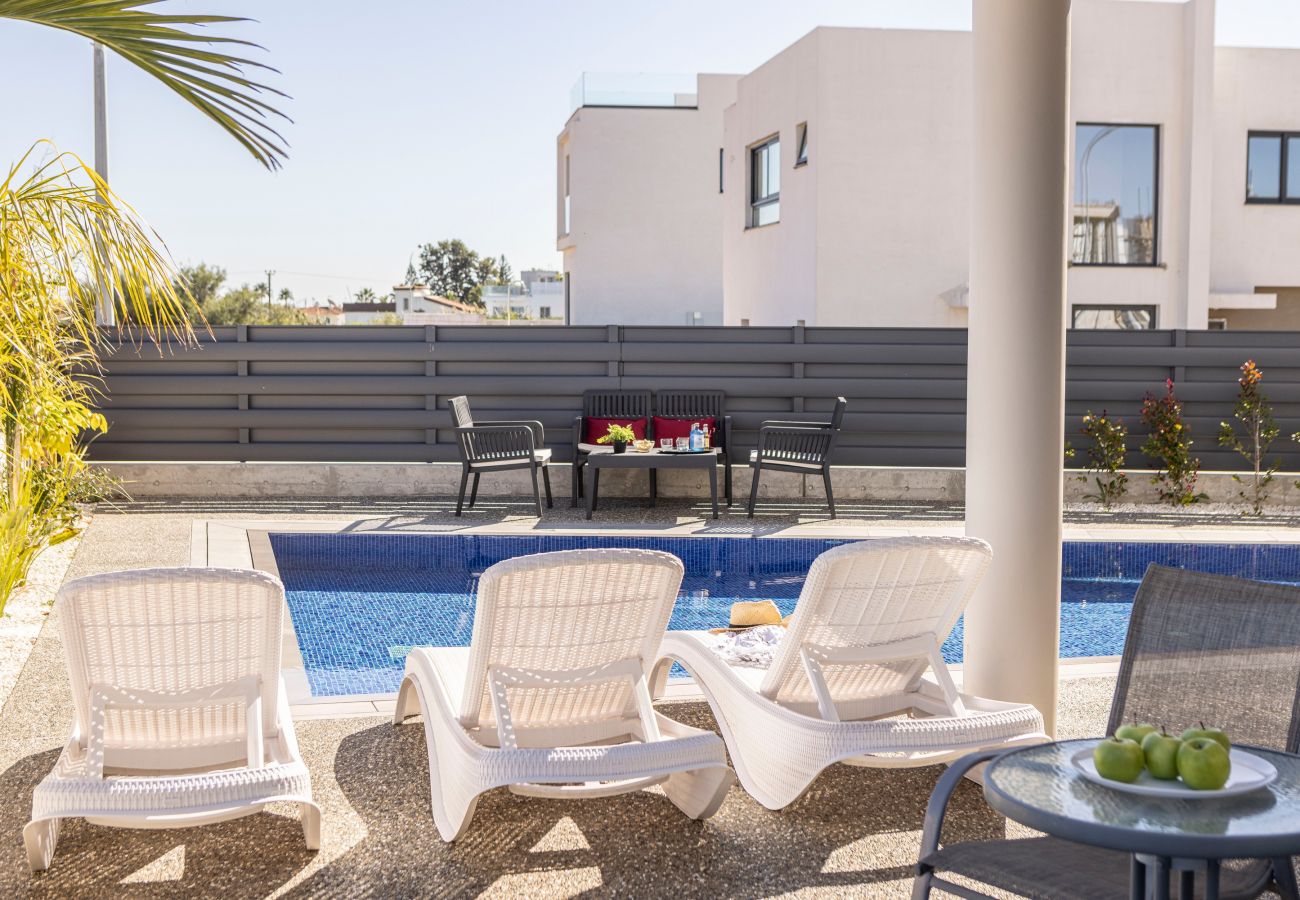 Villa in Protaras - Protaras Hestia Seaside Villa B6