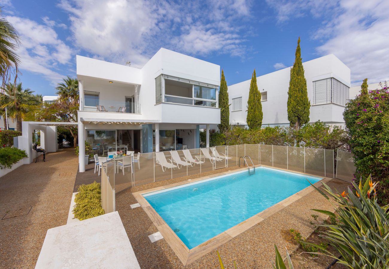Villa in Protaras - Protaras Nausica Blue Seaside Villa