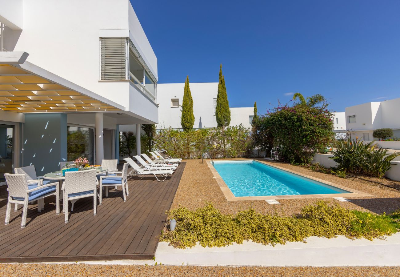 Villa in Protaras - Protaras Nausica Blue Seaside Villa