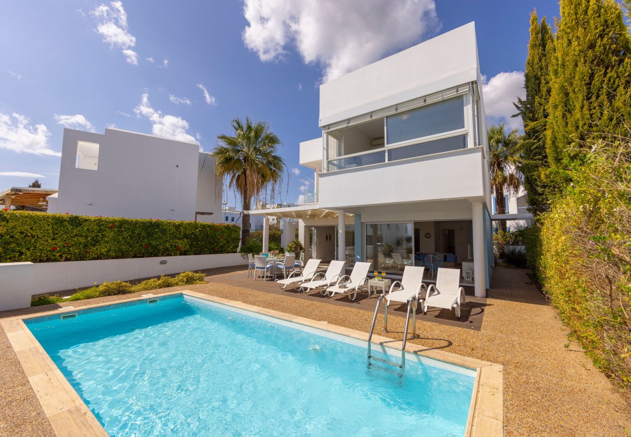 Villa in Protaras - Protaras Nausica Blue Seaside Villa
