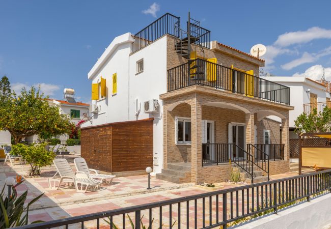 Villa in Ayia Napa - Ayia Thekla Sea Breeze Villa