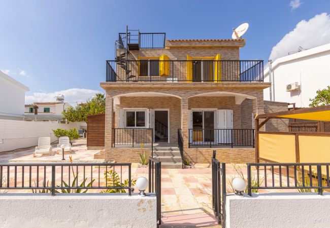 Villa in Ayia Napa - Ayia Thekla Sea Breeze Villa Villa in Ayia Napa - Ayia Thekla Sea Breeze Villa