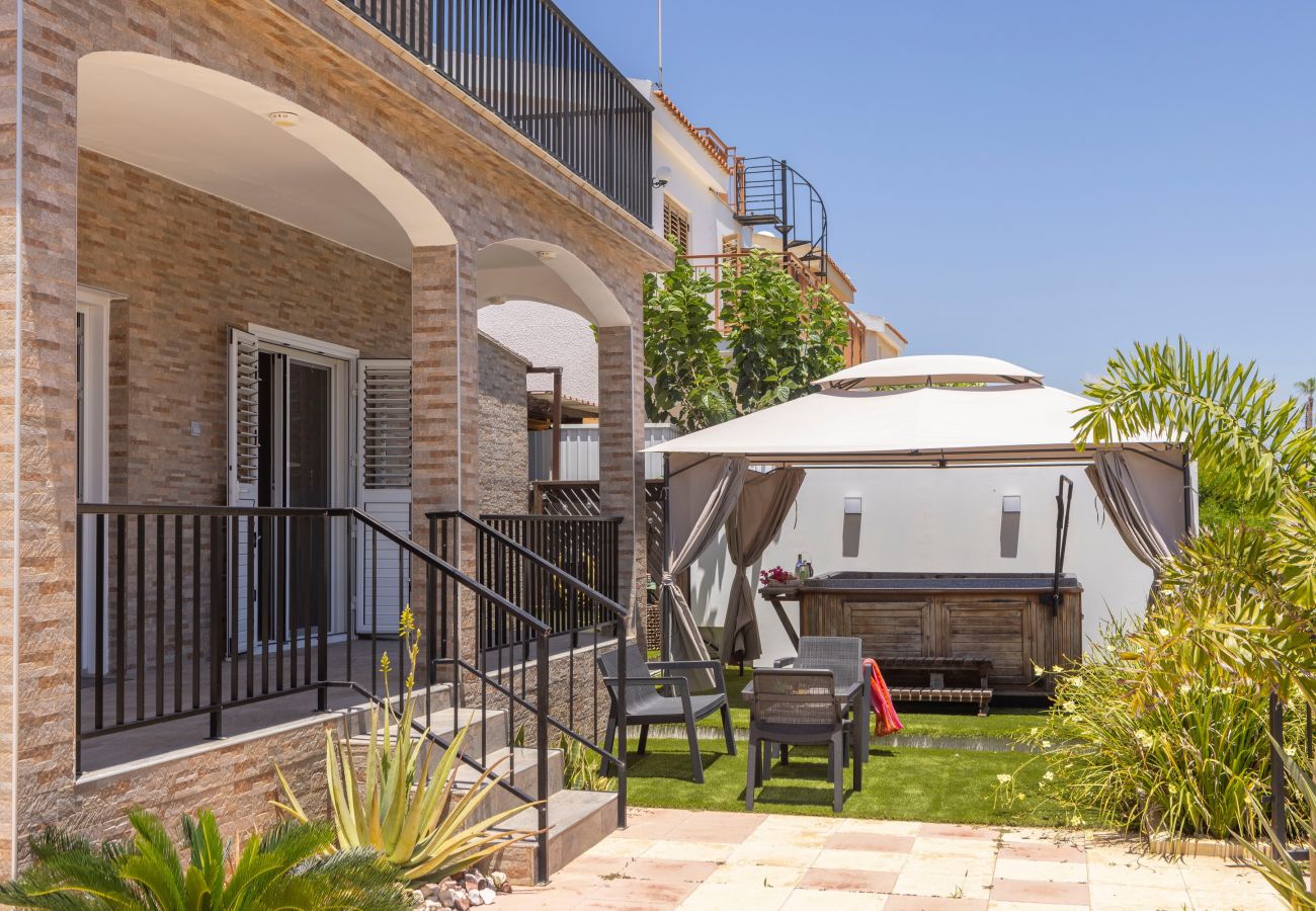 Villa in Ayia Napa - Ayia Thekla Sea Breeze Villa