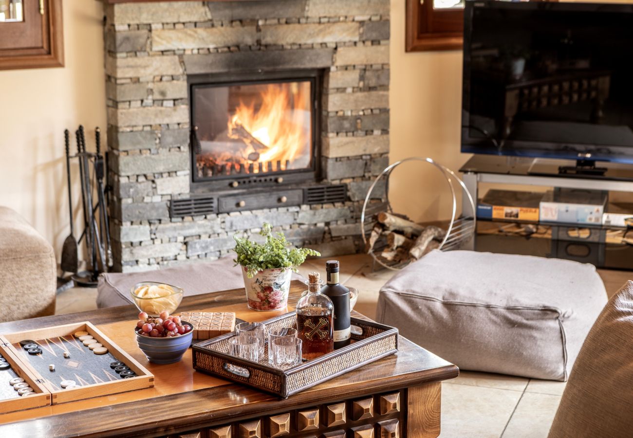 Villa in Pedoulas - Troodos Mature Pine Chalet 