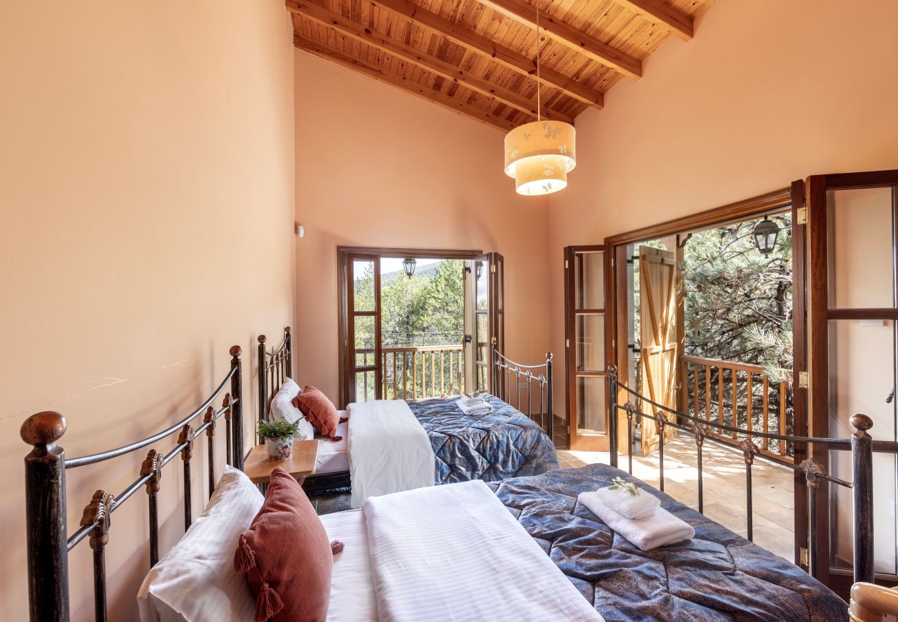 Villa in Pedoulas - Troodos Mature Pine Chalet 