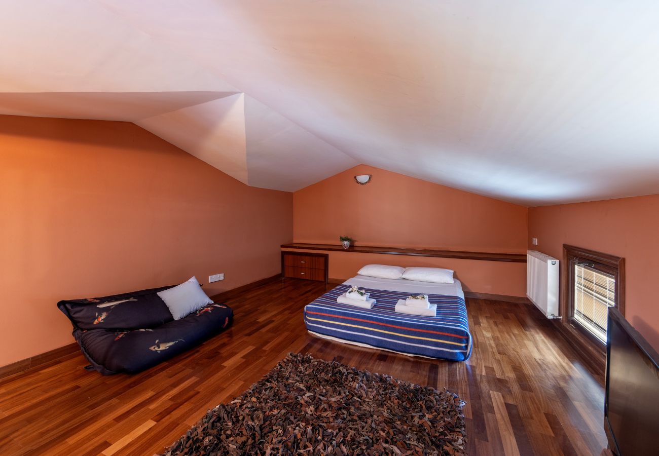 Villa in Pedoulas - Troodos Mature Pine Chalet 