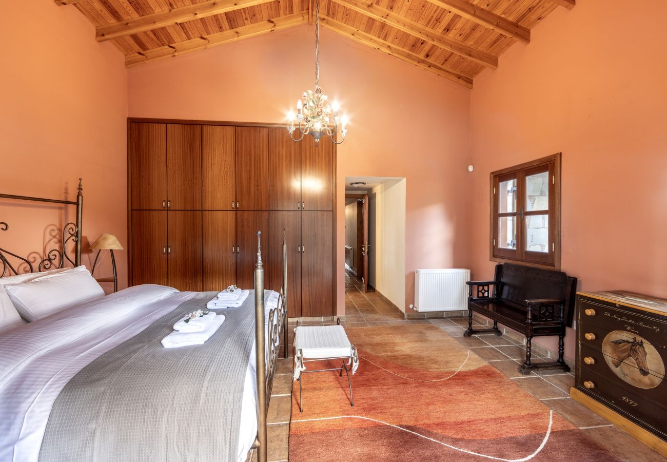 Villa in Pedoulas - Troodos Mature Pine Chalet 