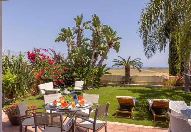 Villa in Meneou - Larnaca Chelidonia Seafront Villa Villa in Meneou - Larnaca Chelidonia Seafront Villa
