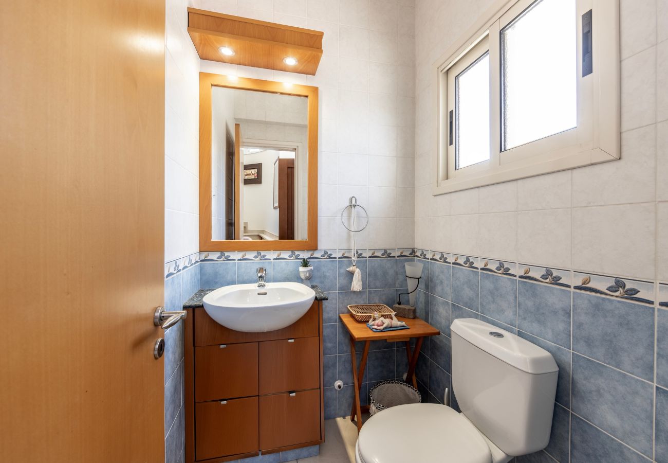 Villa in Meneou - Larnaca Chelidonia Seafront Villa