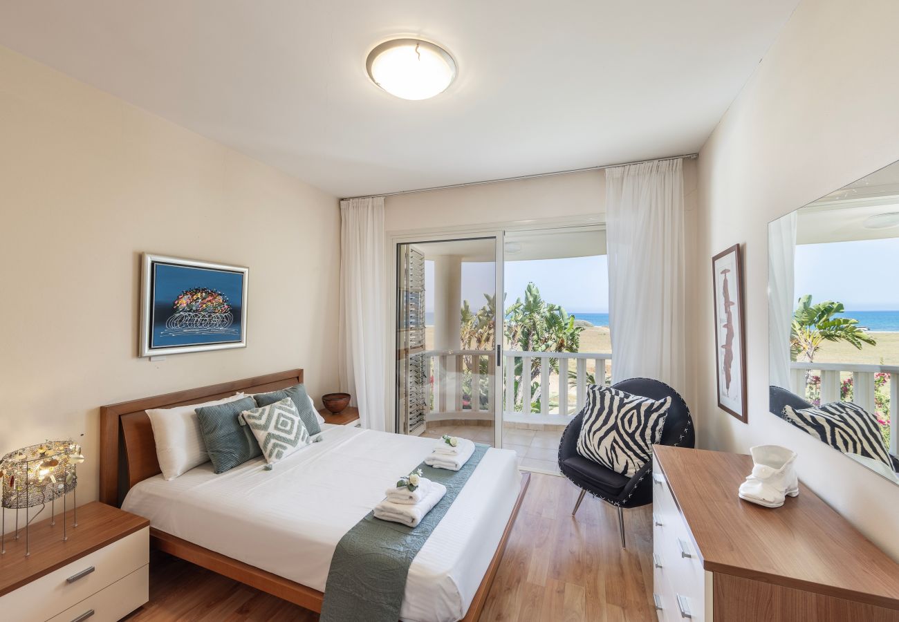 Villa in Meneou - Larnaca Chelidonia Seafront Villa