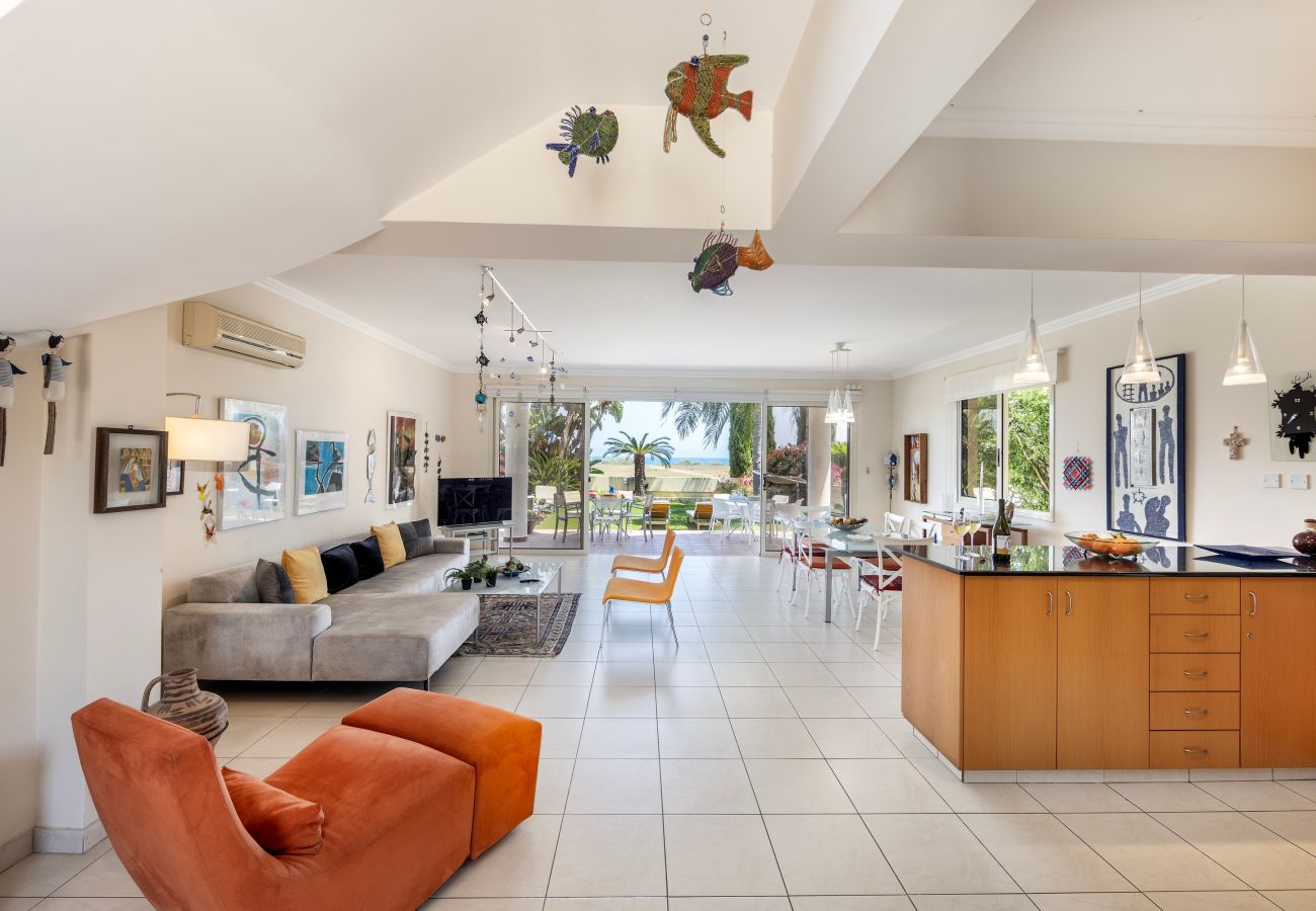 Villa in Meneou - Larnaca Chelidonia Seafront Villa