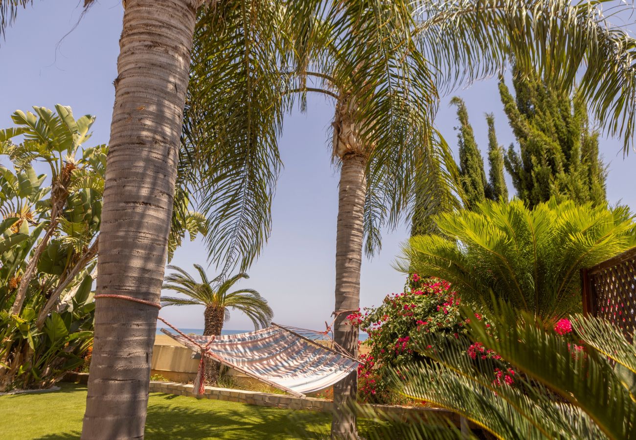 Villa in Meneou - Larnaca Chelidonia Seafront Villa