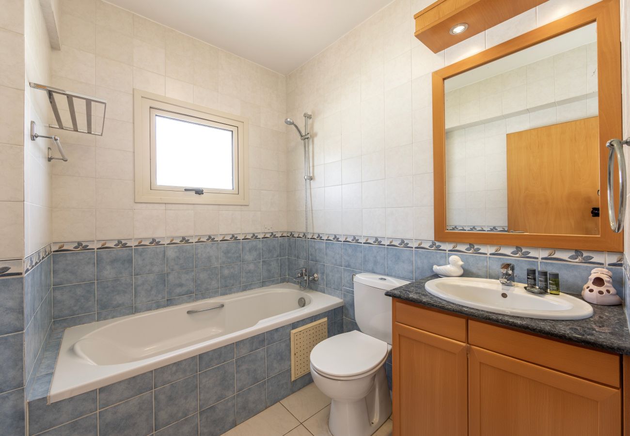 Villa in Meneou - Larnaca Chelidonia Seafront Villa