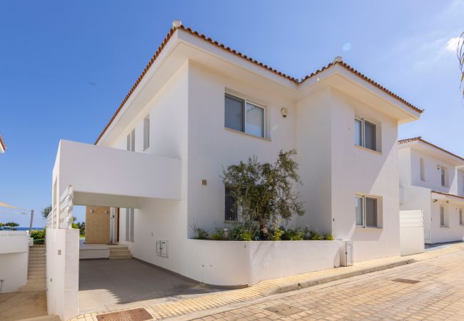 Villa in Protaras - Protaras Sirina Paradise Seafront Villa Villa in Protaras - Protaras Sirina Paradise Seafront Villa