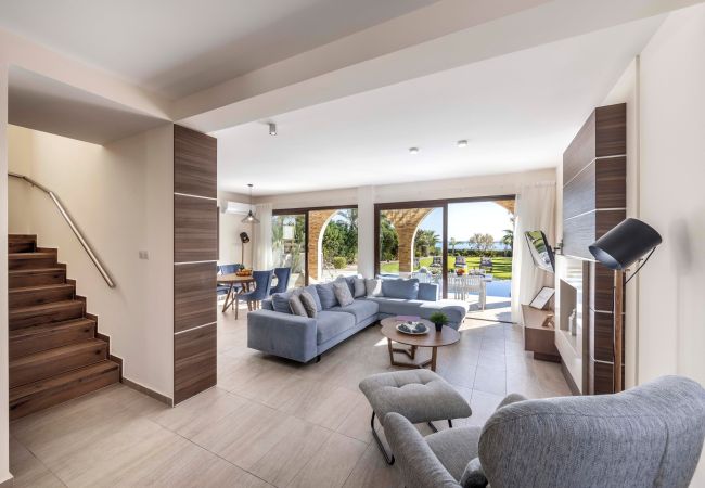 Villa in Ayia Napa - Ayia Napa Ionion Seafront Villa H5 Villa in Ayia Napa - Ayia Napa Ionion Seafront Villa H5