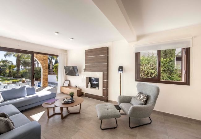 Villa in Ayia Napa - Ayia Napa Ionion Seafront Villa H5 Villa in Ayia Napa - Ayia Napa Ionion Seafront Villa H5