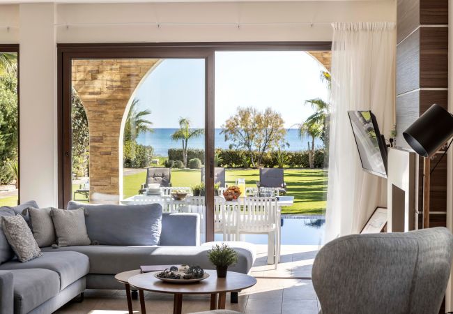 Villa in Ayia Napa - Ayia Napa Ionion Seafront Villa H5 Villa in Ayia Napa - Ayia Napa Ionion Seafront Villa H5