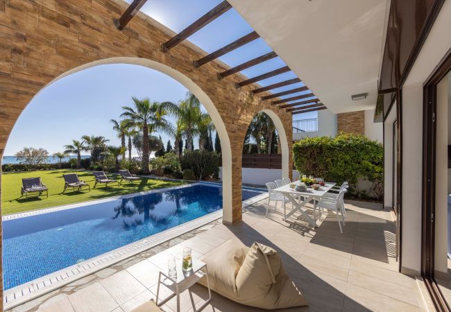 Villa in Ayia Napa - Ayia Napa Ionion Seafront Villa H5 Villa in Ayia Napa - Ayia Napa Ionion Seafront Villa H5