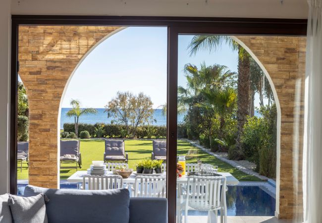 Villa in Ayia Napa - Ayia Napa Ionion Seafront Villa H5 Villa in Ayia Napa - Ayia Napa Ionion Seafront Villa H5