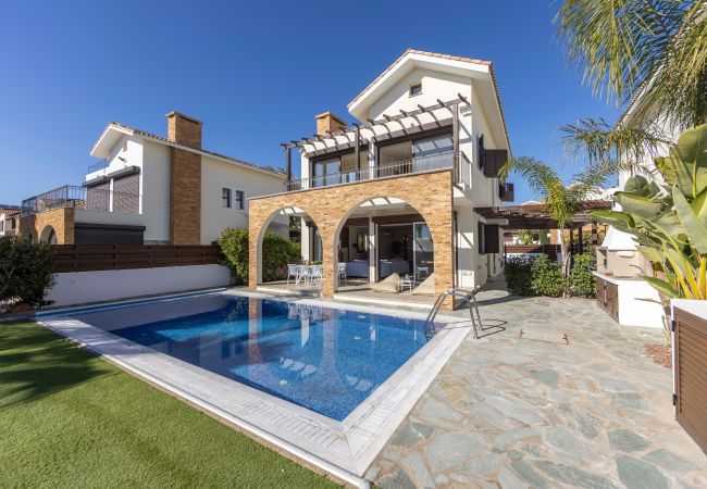 Villa in Ayia Napa - Ayia Napa Ionion Seafront Villa H5 Villa in Ayia Napa - Ayia Napa Ionion Seafront Villa H5