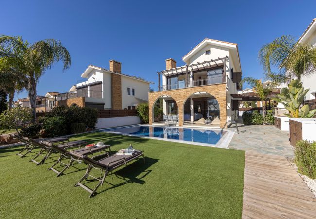 Villa in Ayia Napa - Ayia Napa Ionion Seafront Villa H5 Villa in Ayia Napa - Ayia Napa Ionion Seafront Villa H5