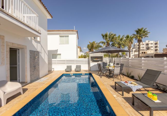 Villa in Protaras - Protaras Villa Cemelia Villa in Protaras - Protaras Villa Cemelia