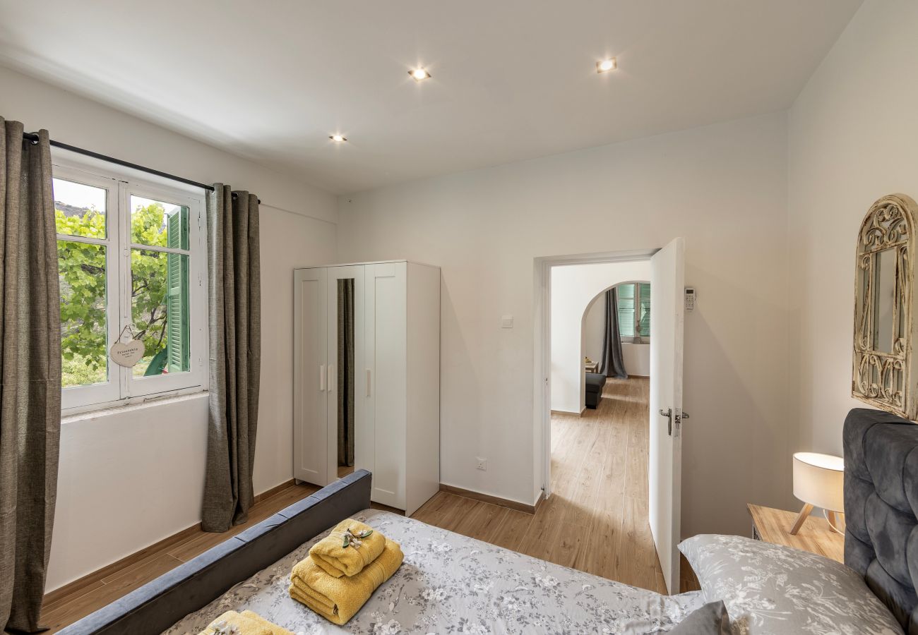 Bungalow in Galata - Galata Watermill Cottage