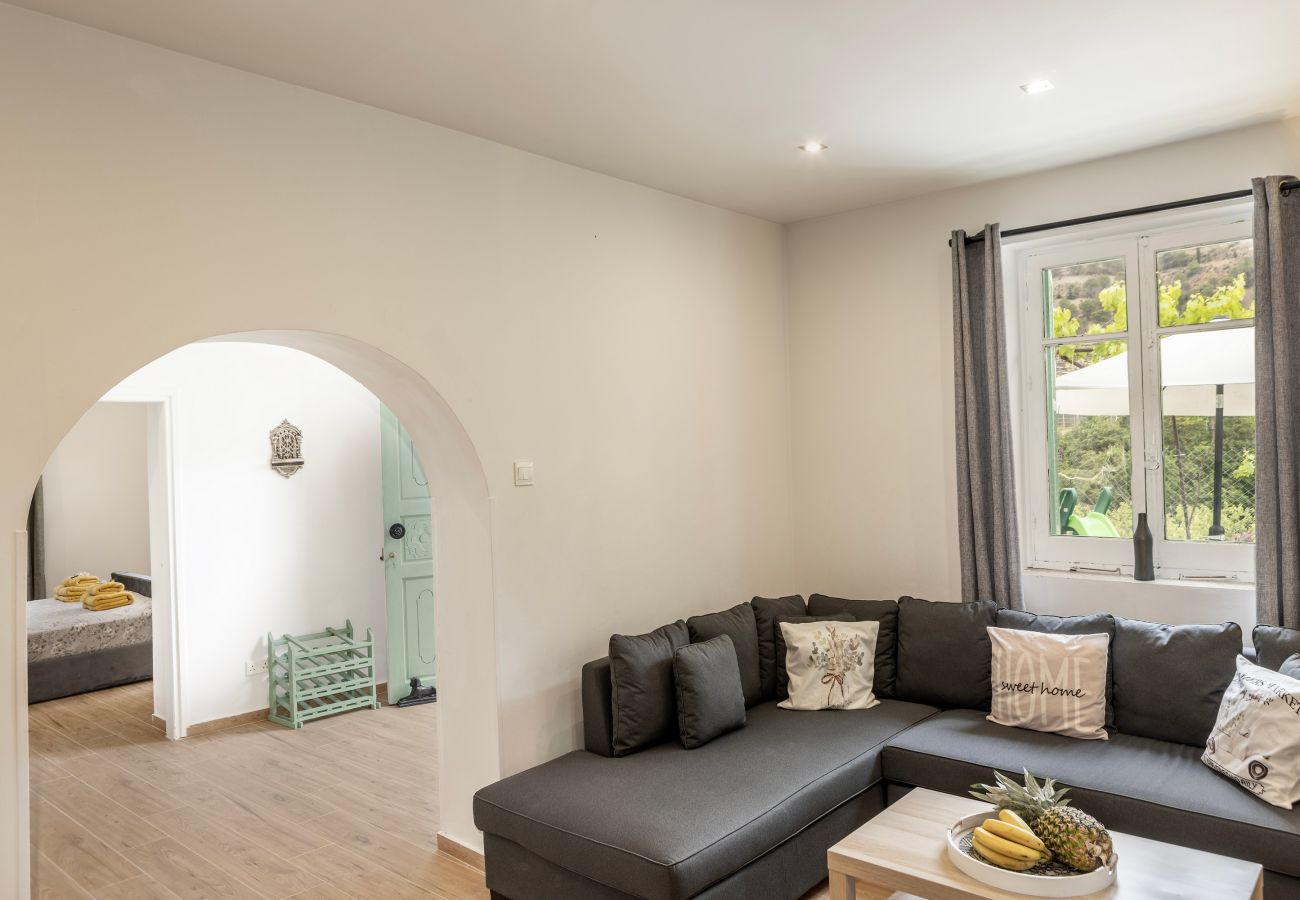 Bungalow in Galata - Galata Watermill Cottage