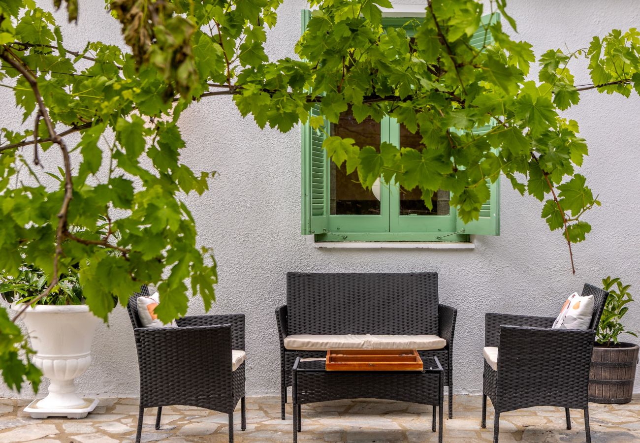 Bungalow in Galata - Galata Watermill Cottage