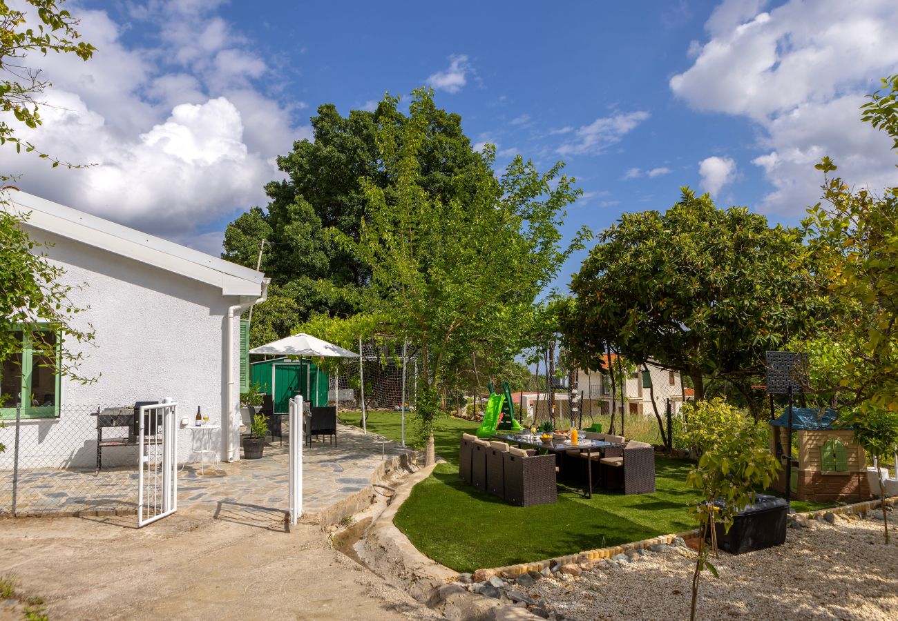 Bungalow in Galata - Galata Watermill Cottage
